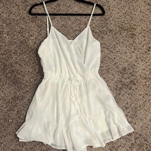 Francesca’s  - NWT Stunning White Romper
